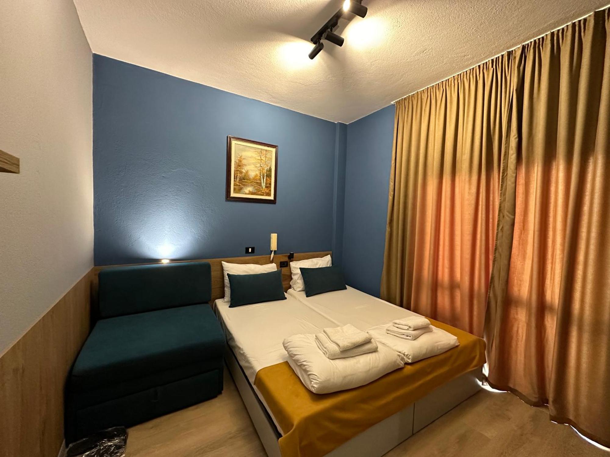 Cabare Apartments&rooms Durrës